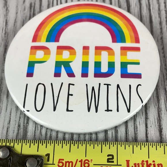 LGBTQ PRIDE Love Wins pinback button - Picture 1 of 2